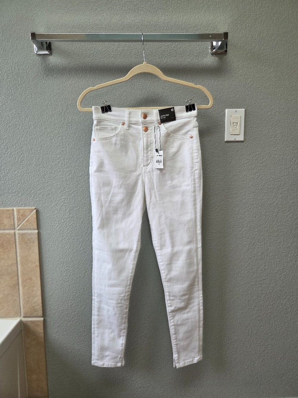 Express Cropped Skinny High Rise Jeans - White - 4R- NWT
